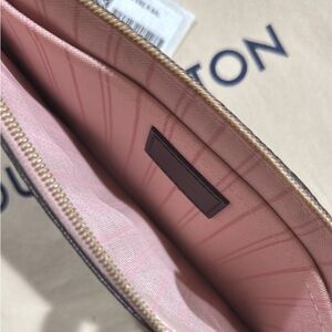 Louis Vuitton never full clutch